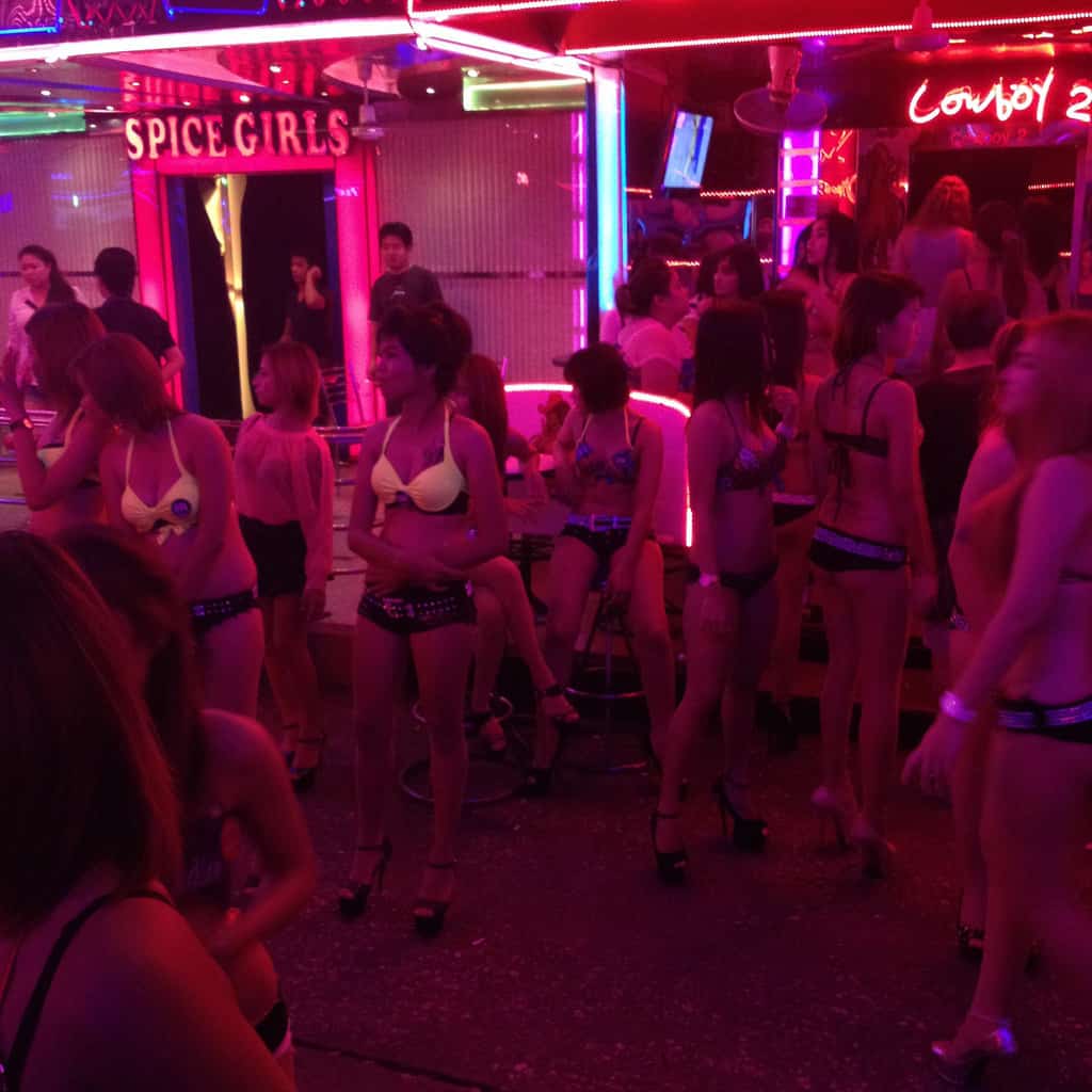 How To Meet Hot Thai Girls In Pattaya - blowjob bars in pattaya