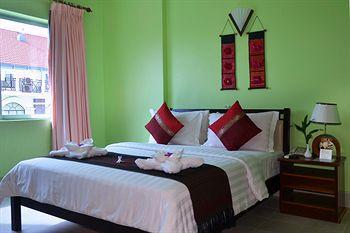 Parklane Hotel - Bedroom