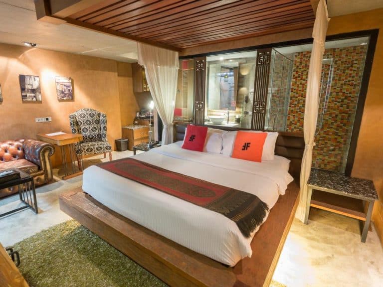 The Fusion Suites Hotel-Bedroom
